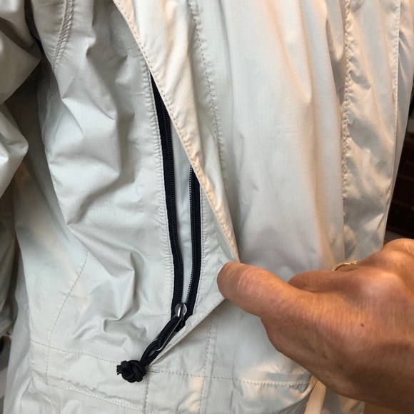 Women’s Off White Rain Coat Jacket - Picture 4 of 8